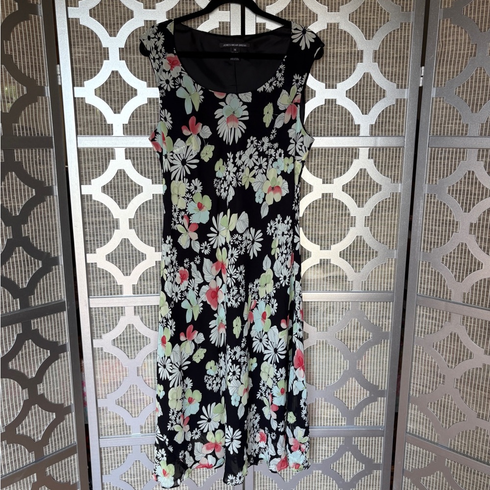 Jones Wear Black Floral Midi Dress
